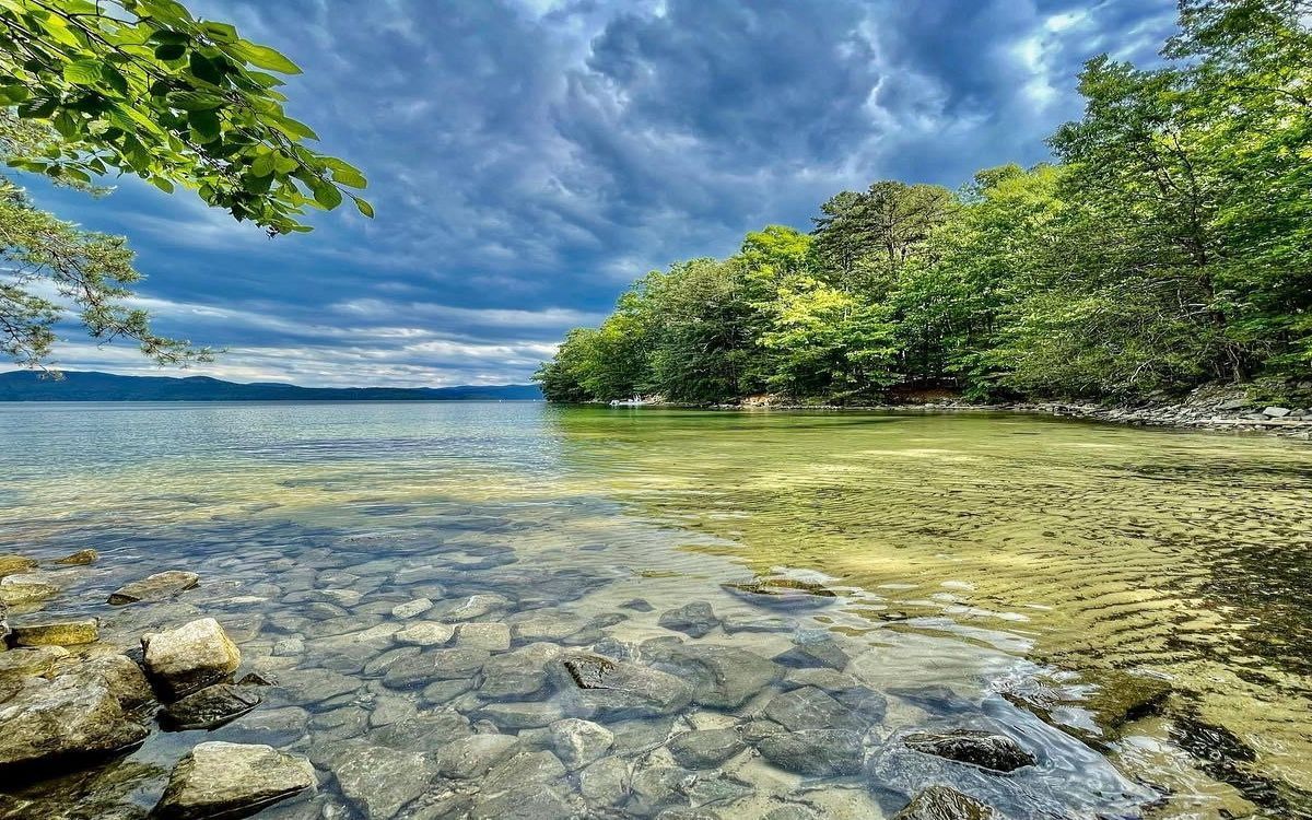 Hidden Waters Of South Carolina's Jocassee | TouristSecrets