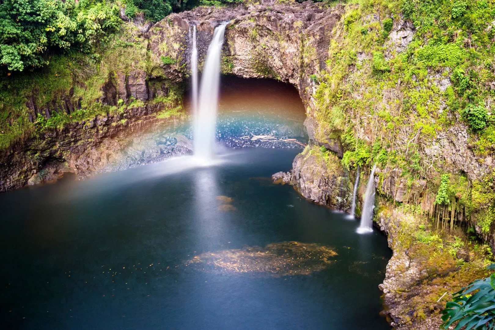 Secrets Of Hawaii's Rainbow Falls Springs | TouristSecrets