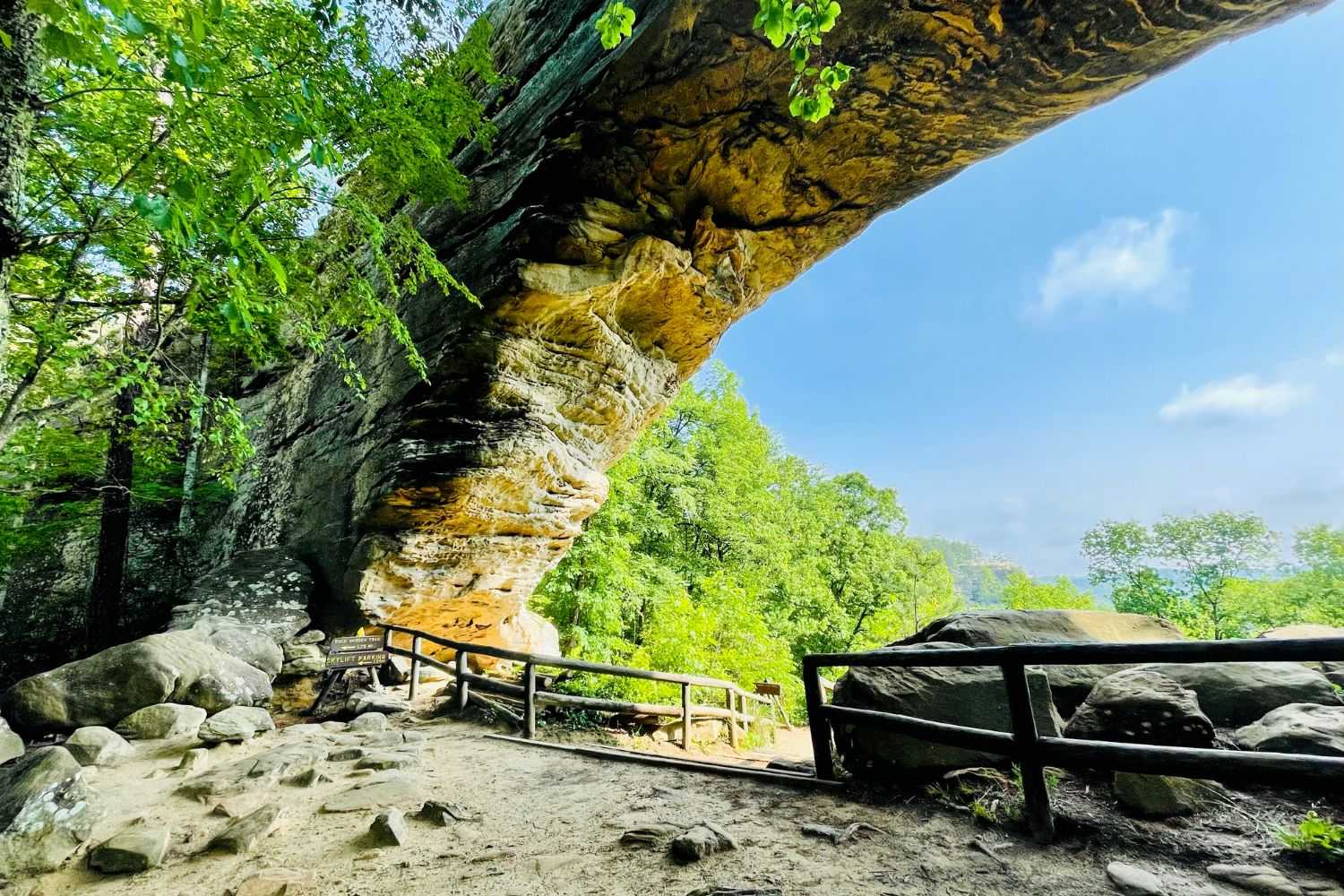 Kentucky Natural Bridge Springs Mystery | TouristSecrets