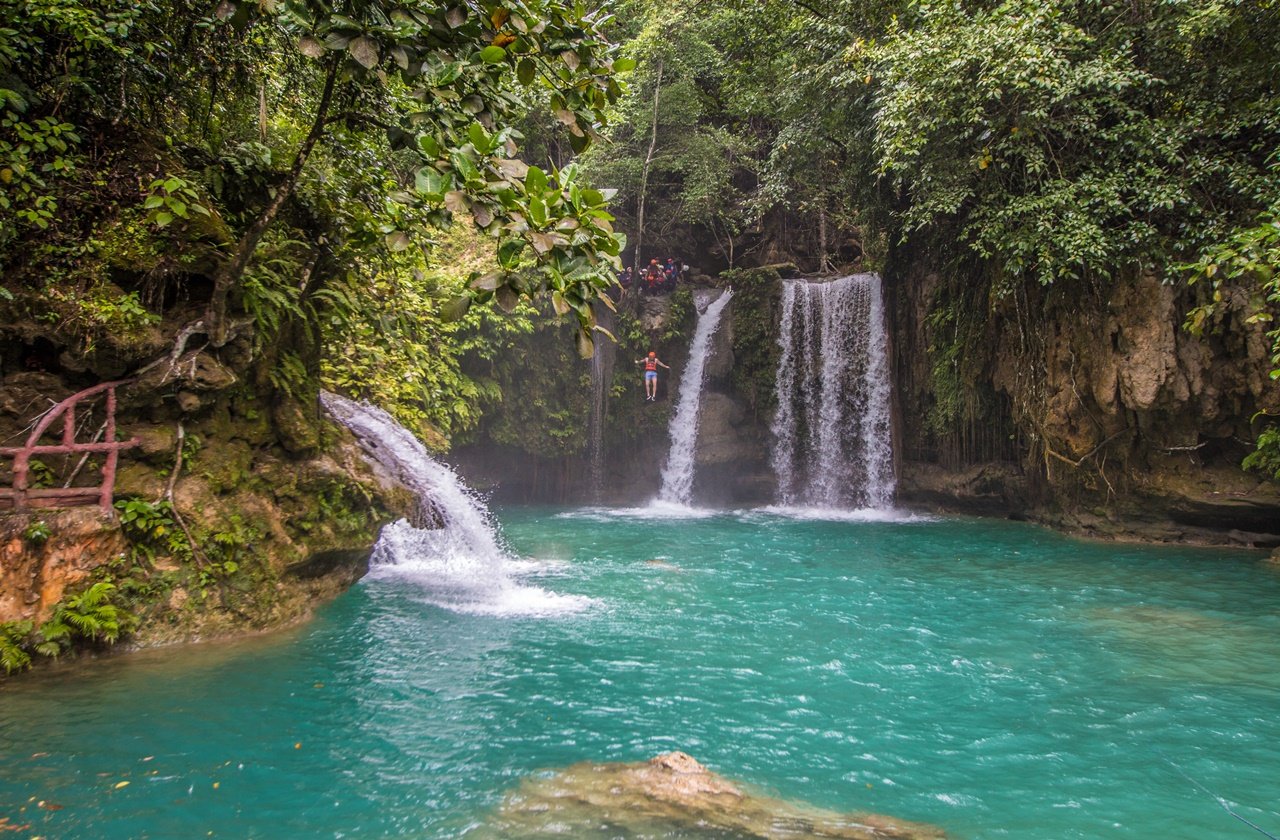 Canyon badian. Водопад Кавасан Филиппины. Каньон Кавасан Себу. Кавасан каньонинг Филиппины. Водопад Кавасан на Филиппинах на карте.